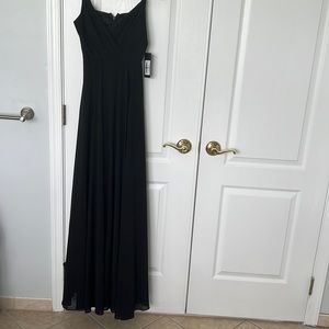 Black lulus flowy maxi never worn. Material feels amazing and soft